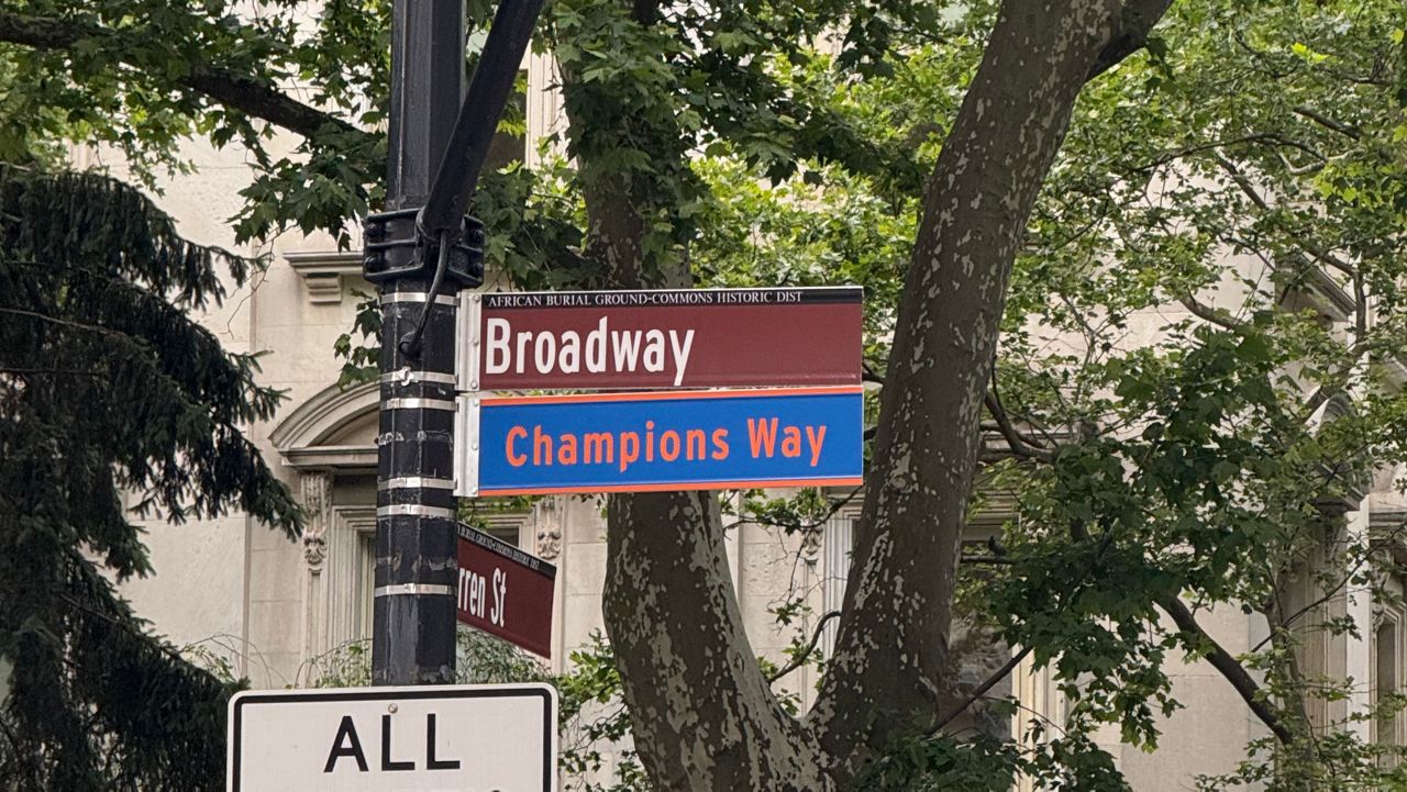 Knicks 'Champions Way' Street Sign Up for Auction (2026)