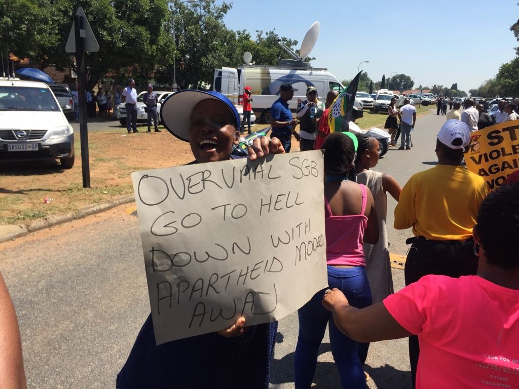 Clashes break out at Hoërskool Overvaal