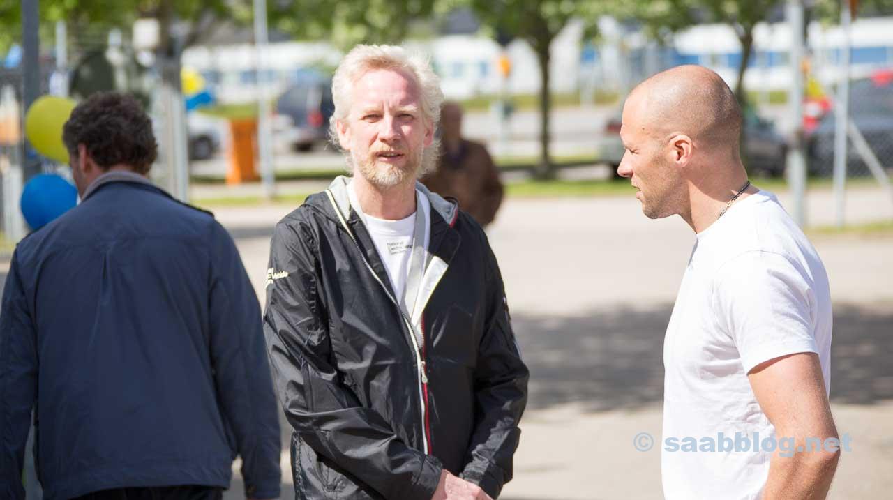 NEVS Sales & Marketing Director Jonas Hernqvist welcoming the SAAB fans