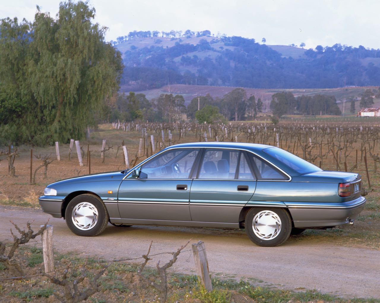 Holden Commodore. 2 Prototypen gab es mit Saab Motor. Bild: Holden