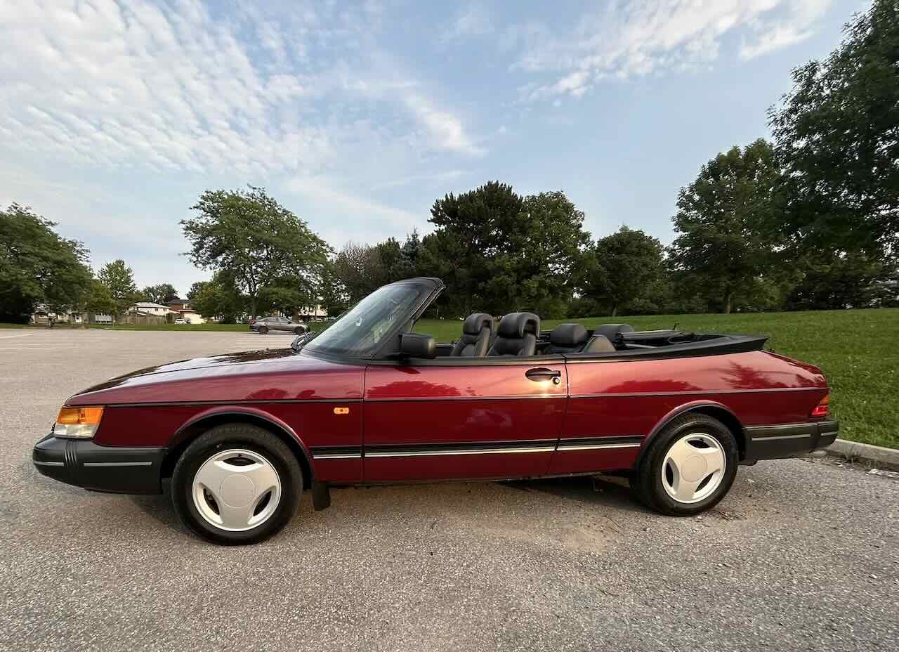 Ruby-rotes Saab 900 S Cabriolet ex “Military Sales” mit 36 000 Kilometern