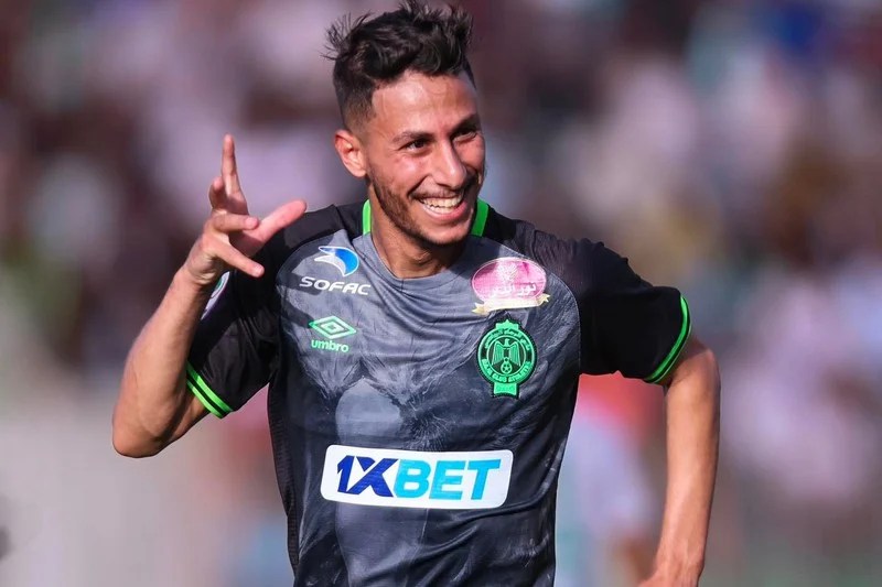 الرجاء الرياضي يحل ملف مستحقات يسري بوزوق قبل انطلاق معسكر تونس