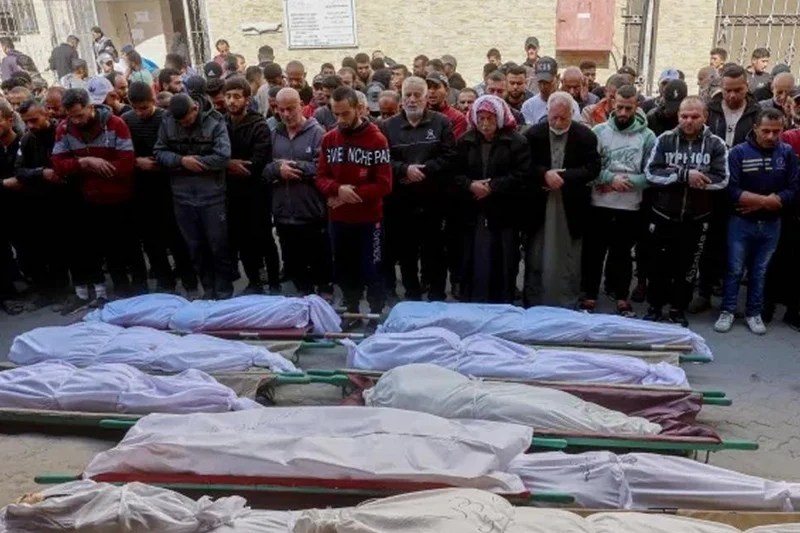 مقتل 9 فلسطينيين في غارة إسرائيلية استهدفت مركز شرطة بغزة