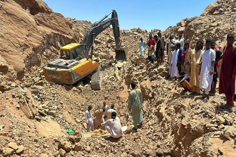مصرع 100 شخص على الأقل في انهيار منجم للذهب بإفريقيا الوسطى