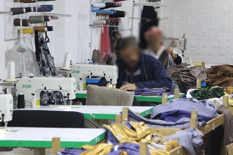 “الكوينتا” تستنزف اليد العاملة وتفاقم أزمة قطاع النسيج بطنجة