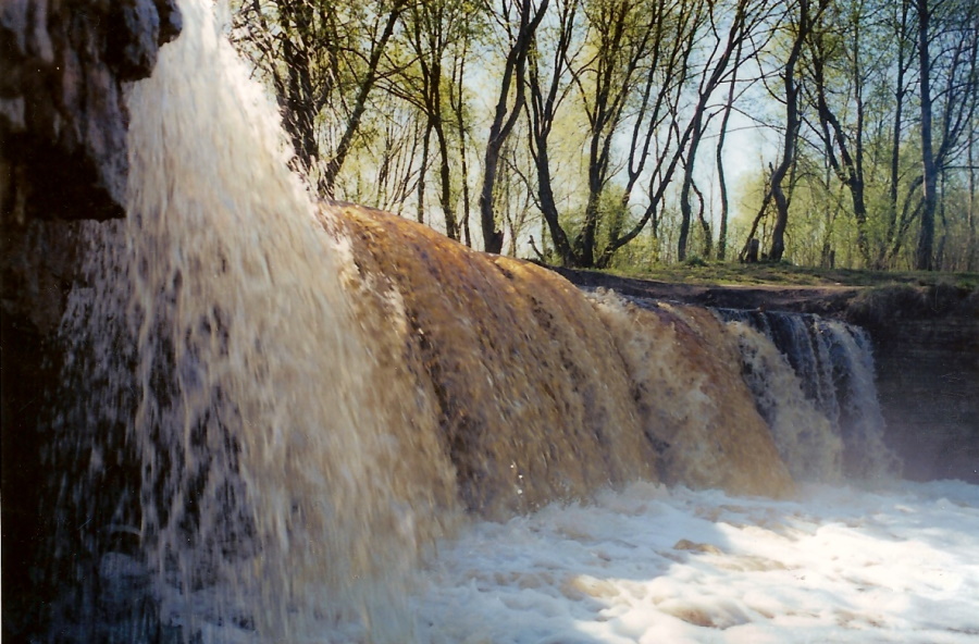 Саблино идут от московского вокзала и ходят очень часто. Sablinskij Vodopad
