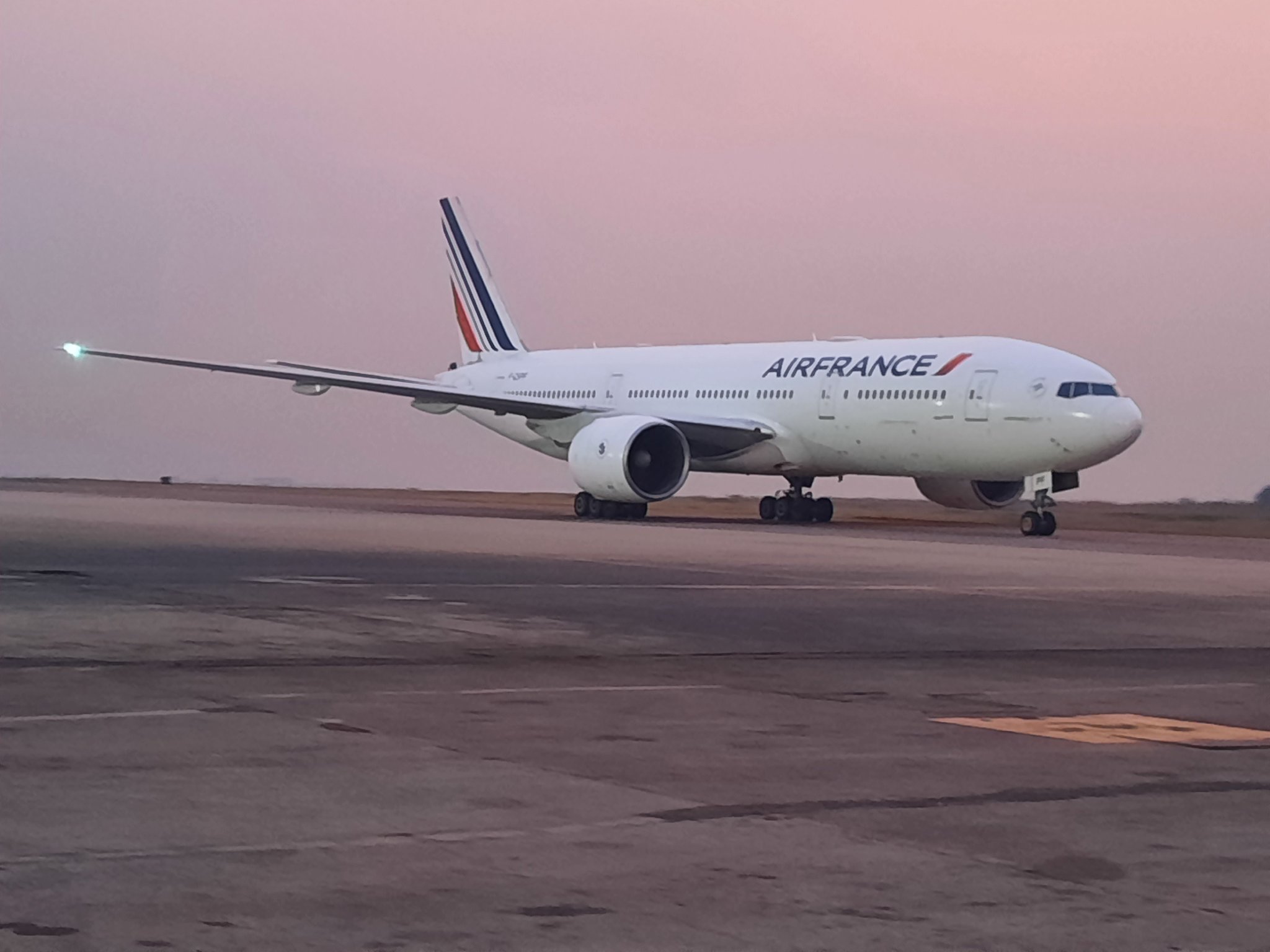Billet D Avion Kinshasa Paris Air France Un vol d'Air France atterri à Kinshasa sans les bagages des 188 passagers à  bord | SACER