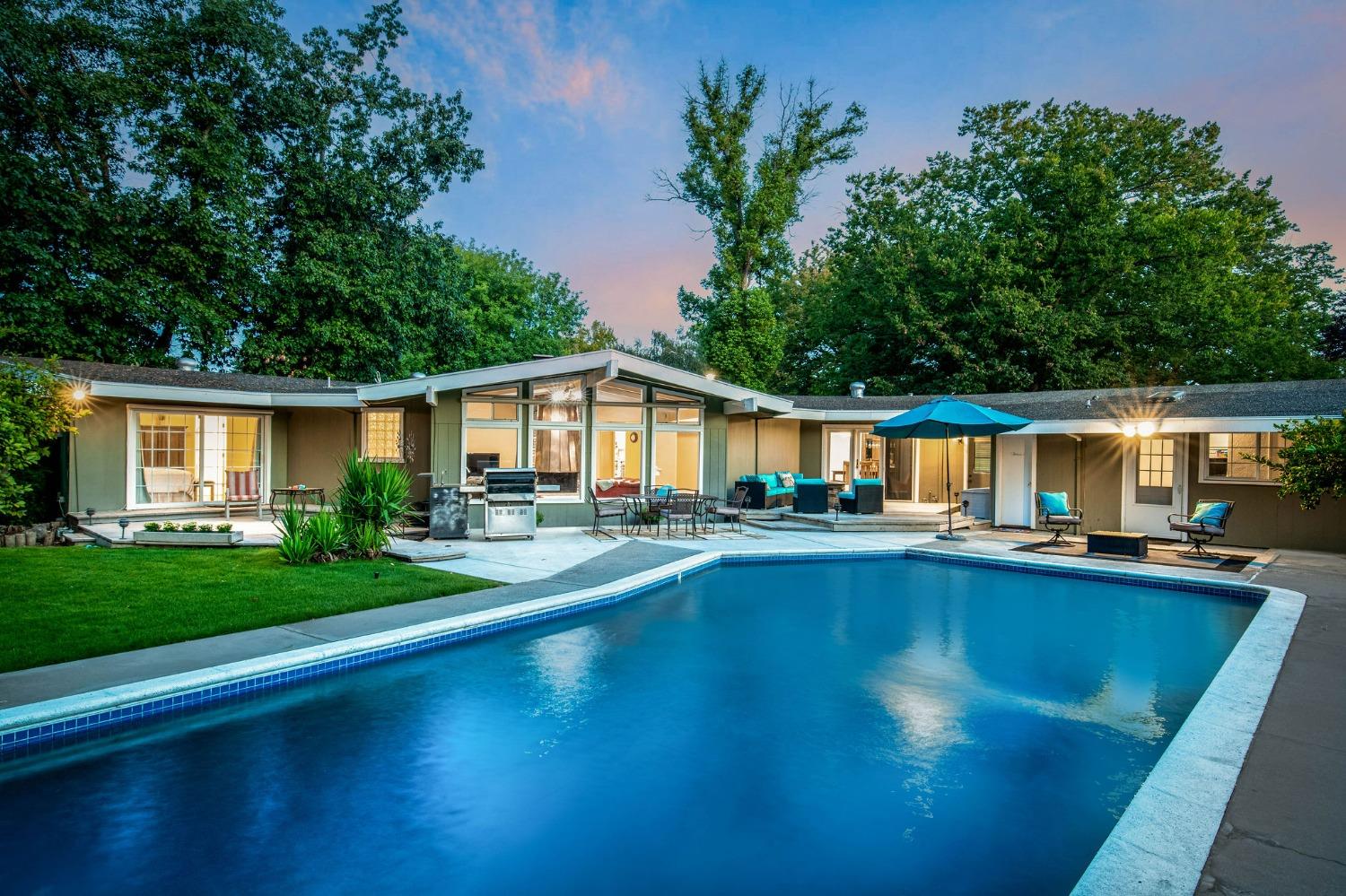 Off market mid century modern home in Carmichael