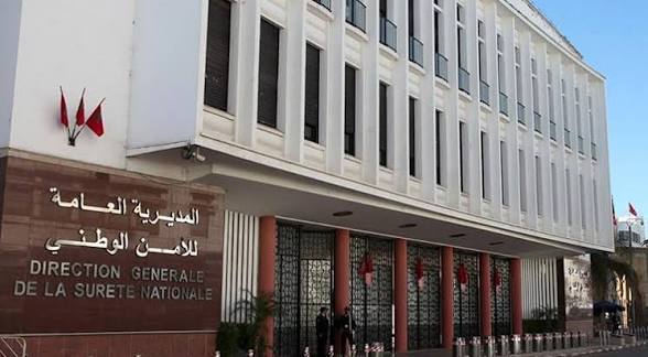تفكيك شبكة إجرامية تضم جزائريين متورطين في التزوير وانتحال الهوية وترويج المخدرات