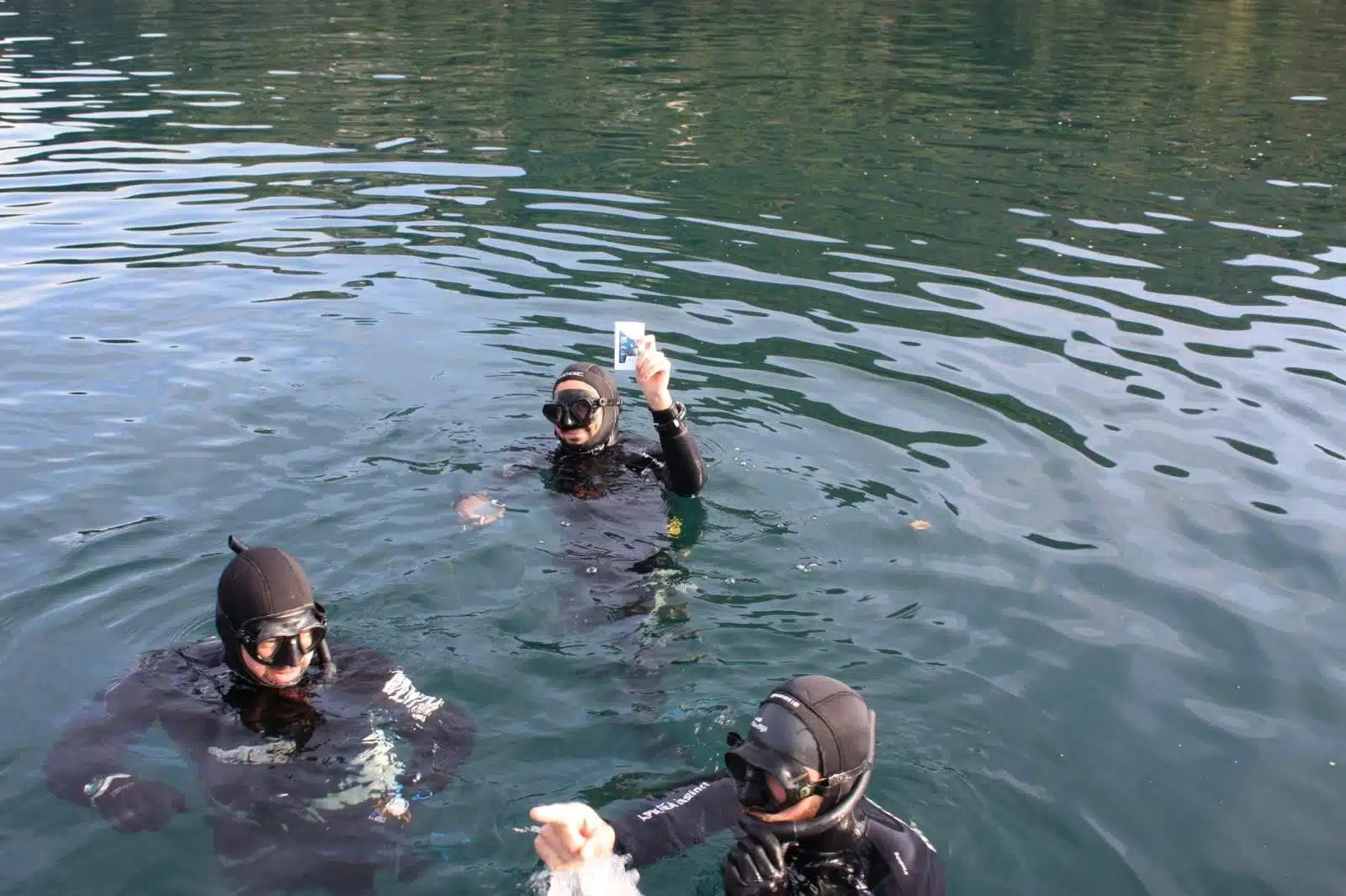 Si riemerge dopo un tuffo in apnea