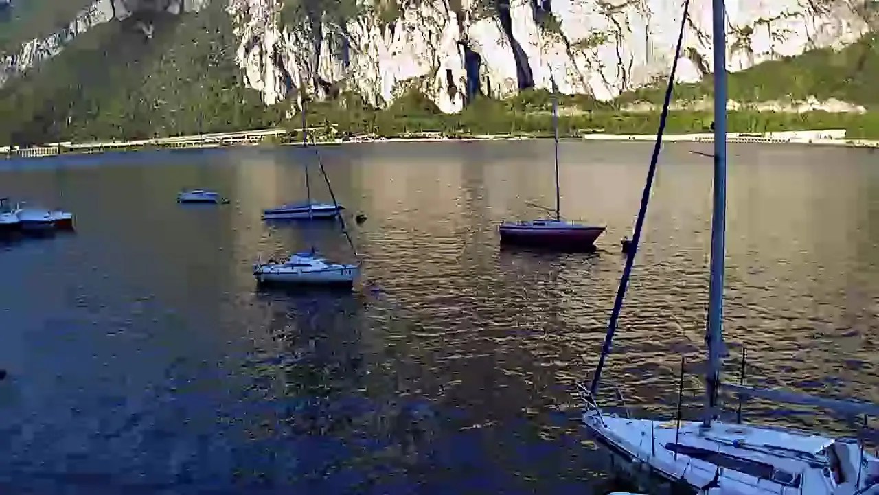 Il lago di Lecco a Moregallo.