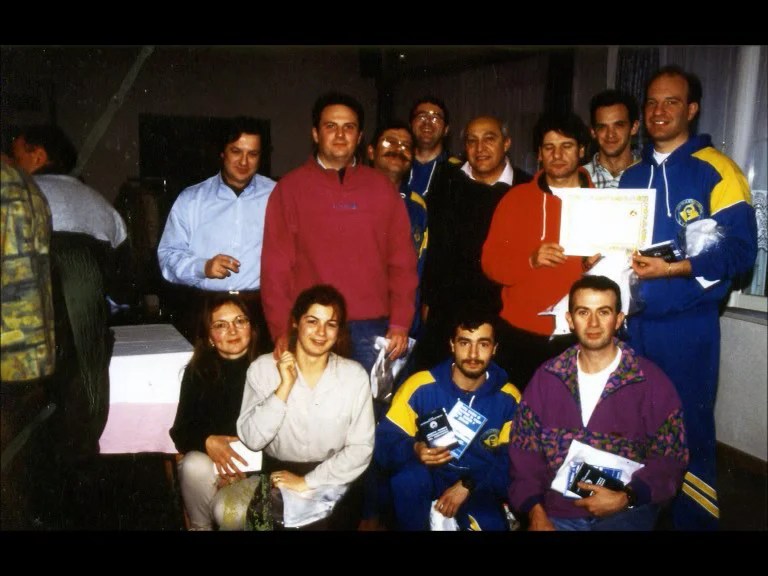 In posa dopo la consegna dell'attestato, per immersione sotto i ghiacci.