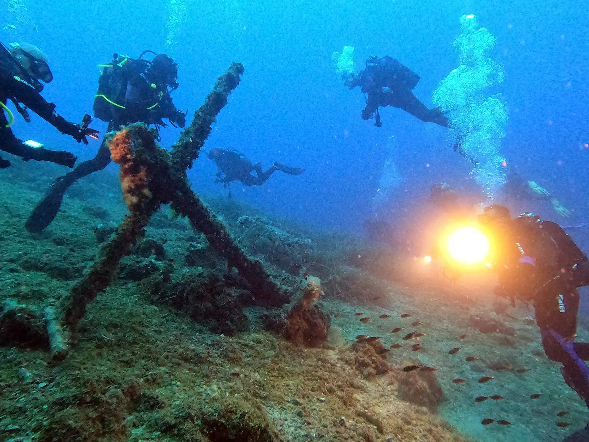 Subacquei in immersione, riprese foto e video. Per arricchire le nostre gallerie di foto.