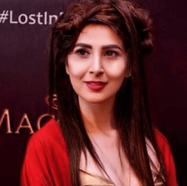 Model Areeba Habib on red carpet