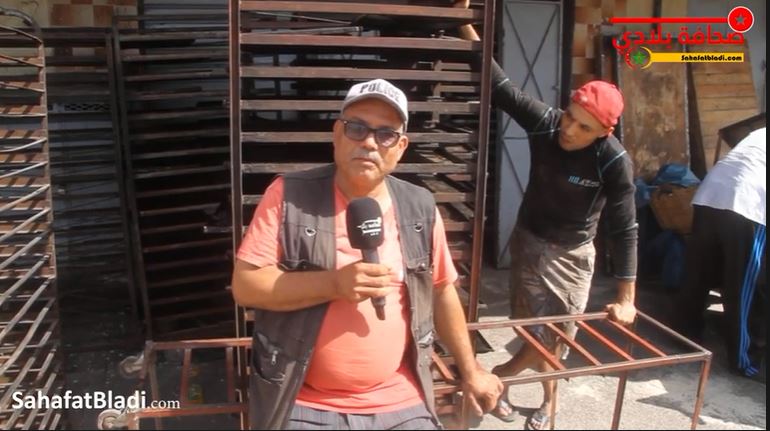 صاحب فرن لبيع الخبز يكشف حقيقة رفع ثمن الخبز وعن صعوبات القطاع + (فيديو)