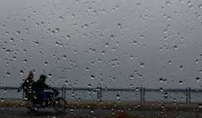 زخات مطرية رعدية قوية مصحوبة برياح عاصفية مرتقبة بعدد من مناطق المملكة