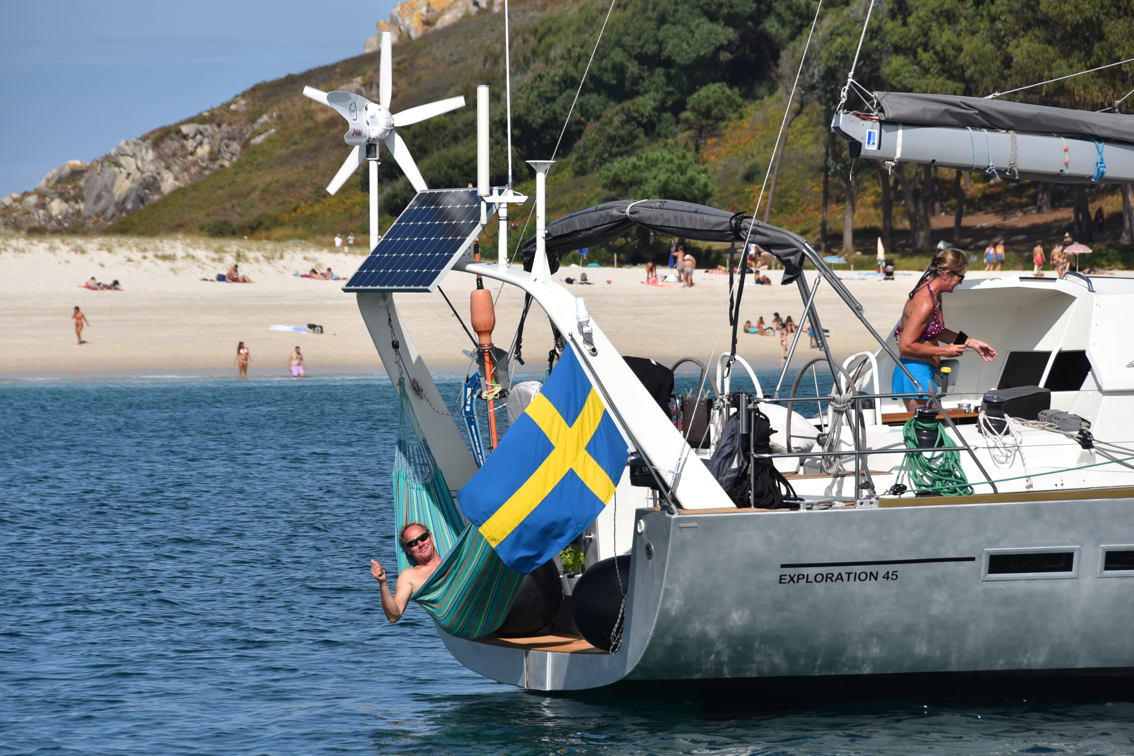 Tobbe testar hängmattan
