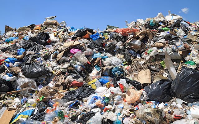 Merubah sampah plastik menjadi BBM dengan metode pirolisis