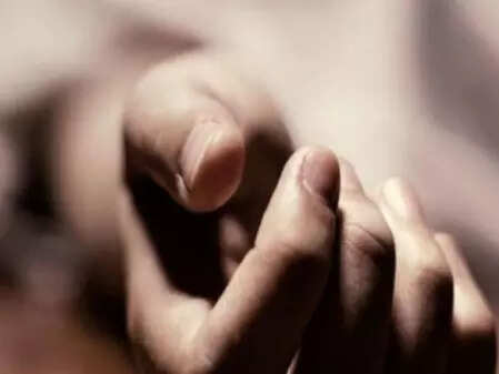 Teachers rally in defence of HoD removed over doctor’s suicide, ET Education Teachers rally in defence of HoD removed over doctor’s suicide, ET Education