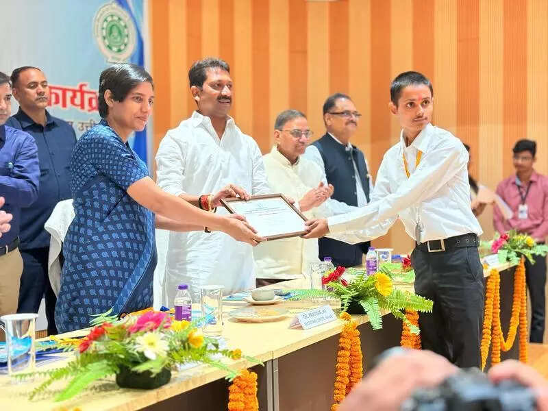 Bihar Government to Reward Top Tech Students with Laptops Under New Initiative, ETEducation Bihar Government to Reward Top Tech Students with Laptops Under New Initiative, ETEducation