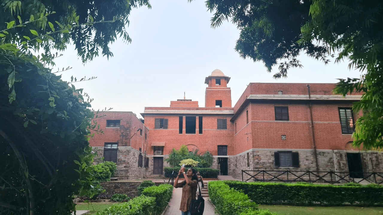 Dual payment flouts norms, university share listed over 3 times higher, ETEducation Dual payment flouts norms, university share listed over 3 times higher, ETEducation