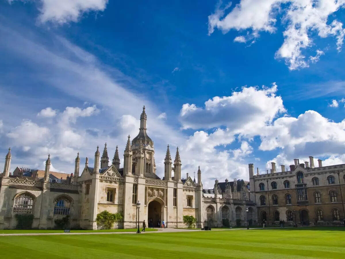 UK universities to raise tuition fees with inflation every year from 2026, ETEducation UK universities to raise tuition fees with inflation every year from 2026, ETEducation