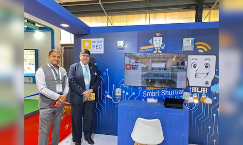 REC Q2 net profit falls 9% to ₹4,415 crore, NII down 16%; declares ₹4.60 dividend REC Q2 net profit falls 9% to ₹4,415 crore, NII down 16%; declares ₹4.60 dividend