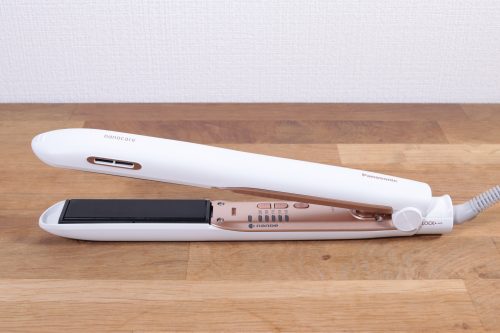 レビュー しっとりサラツヤ髪を叶えるパナソニックの ストレート