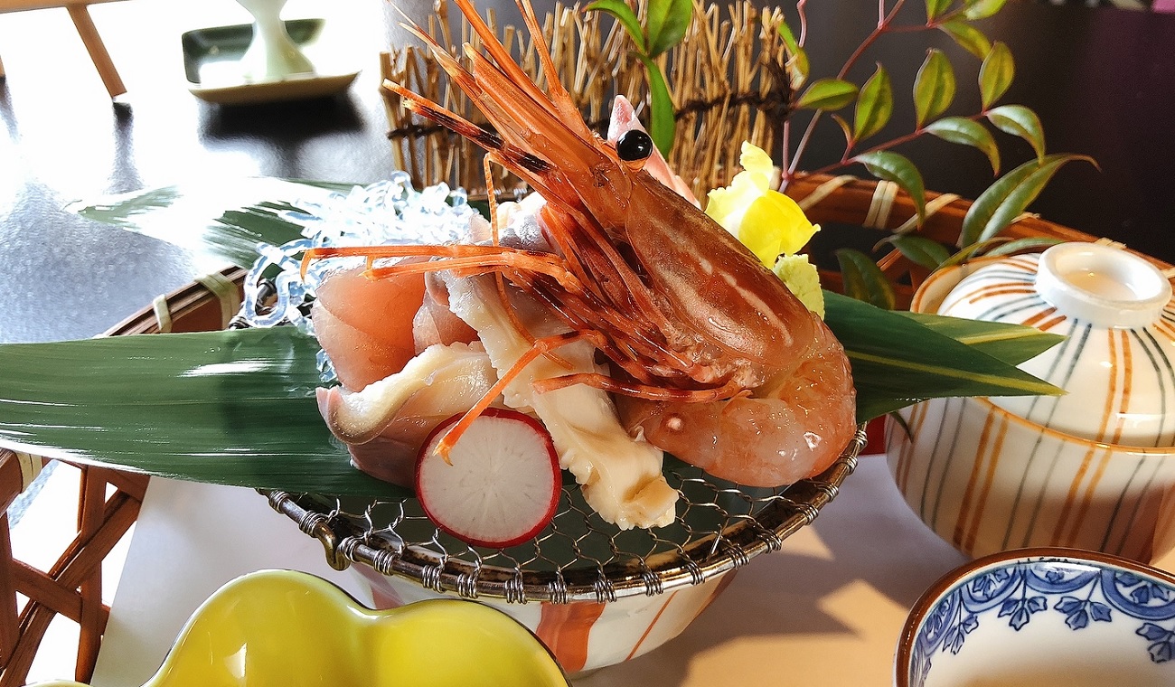 【丸森町】日本料理の桜坂/日本情緒豊かな「かご盛膳」を紹介します