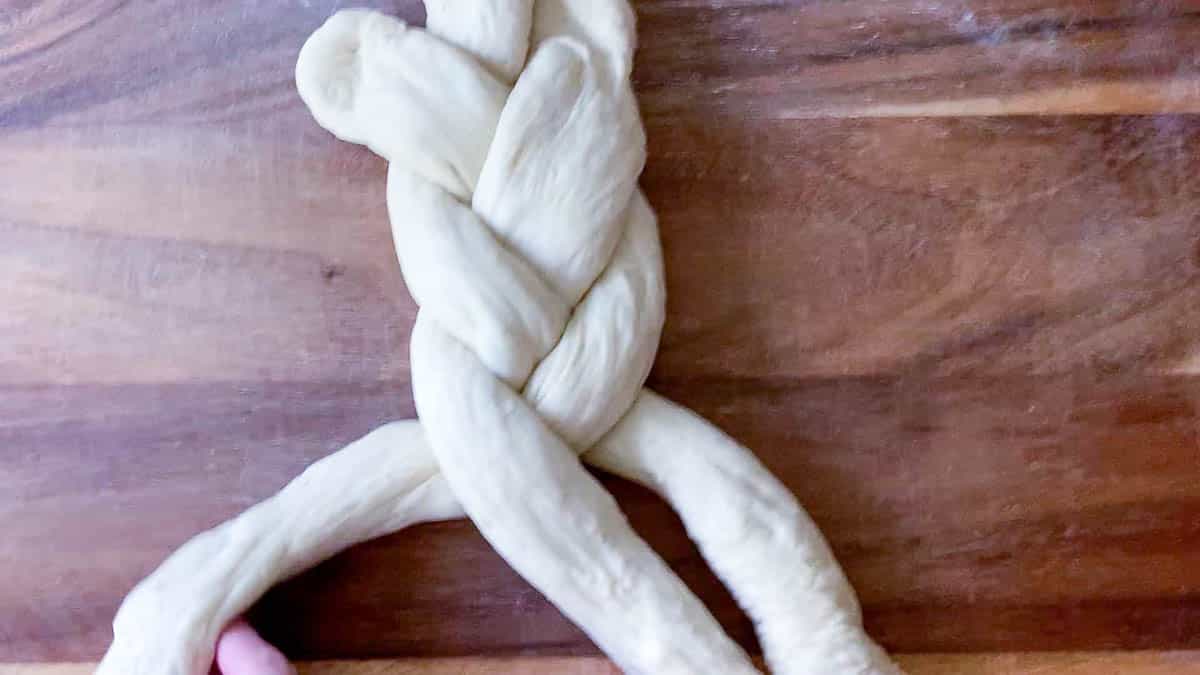 Cardamom Bread: Your New Favorite Bread Machine Recipe (8)