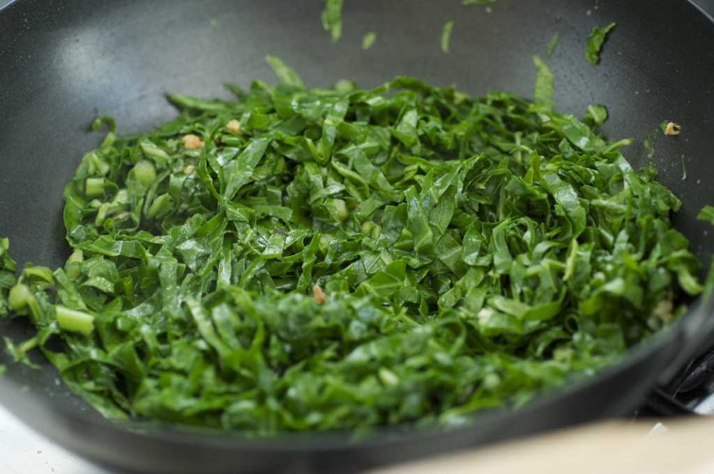 Deixe até as folhas amolecerem