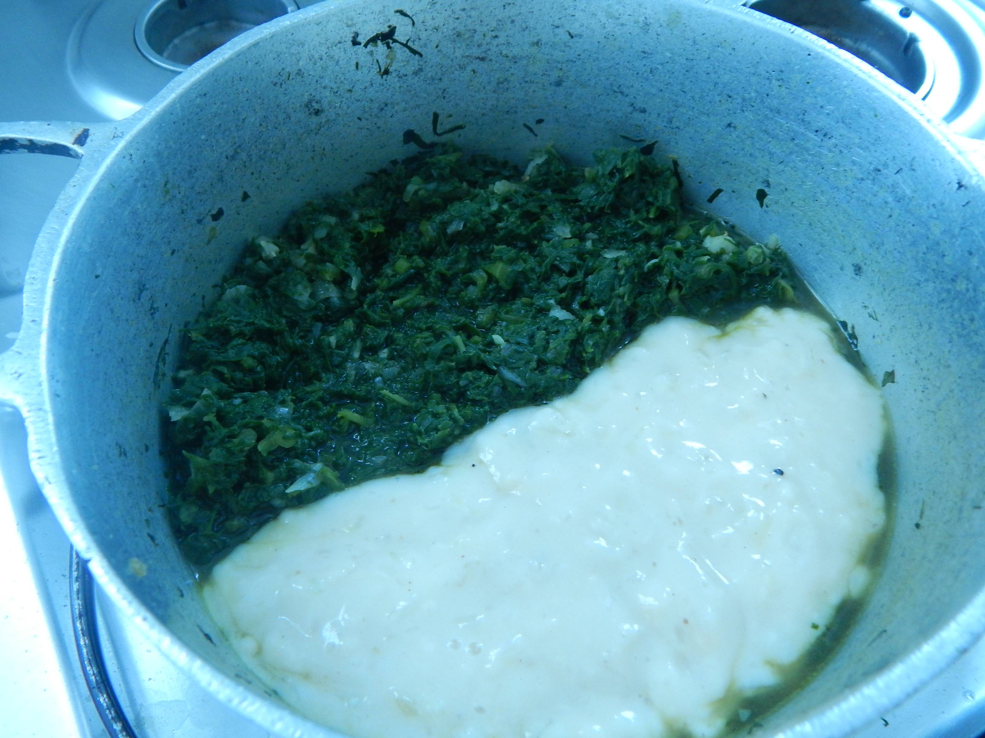 Espinafre e molho branco em partes iguais