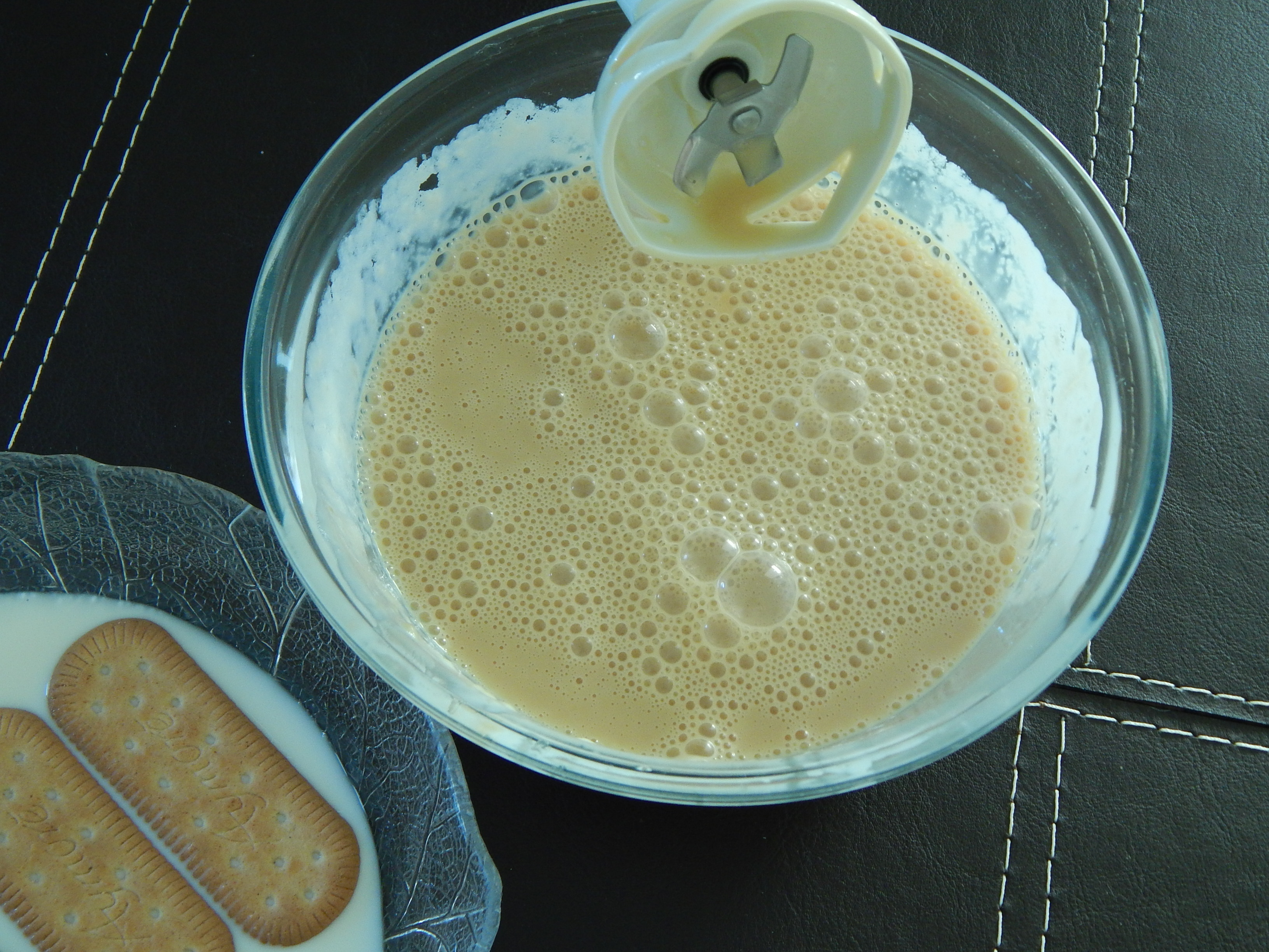 Misture doce de leite e creme de leite