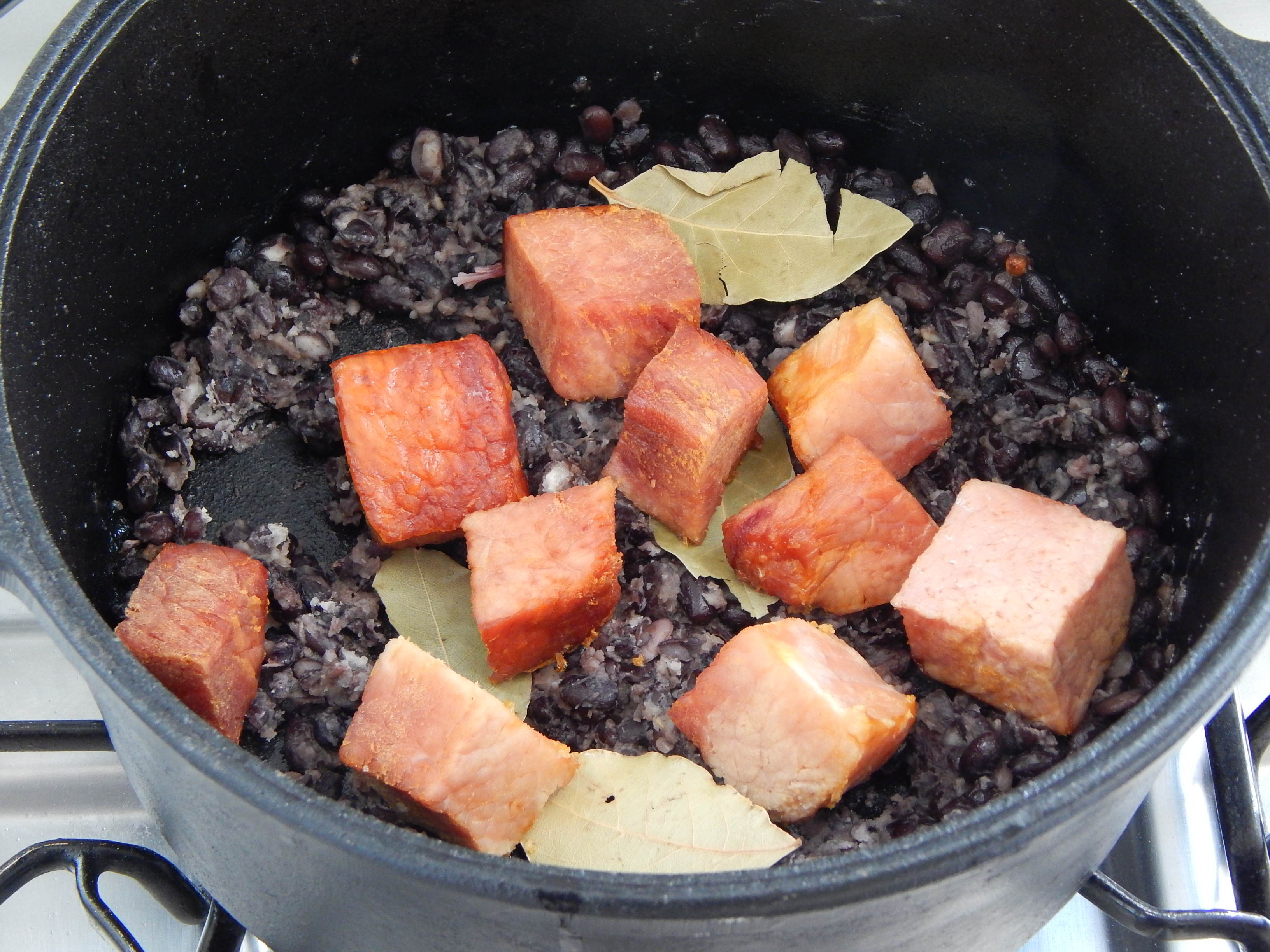 Coloque as carnes mais duras primeiro