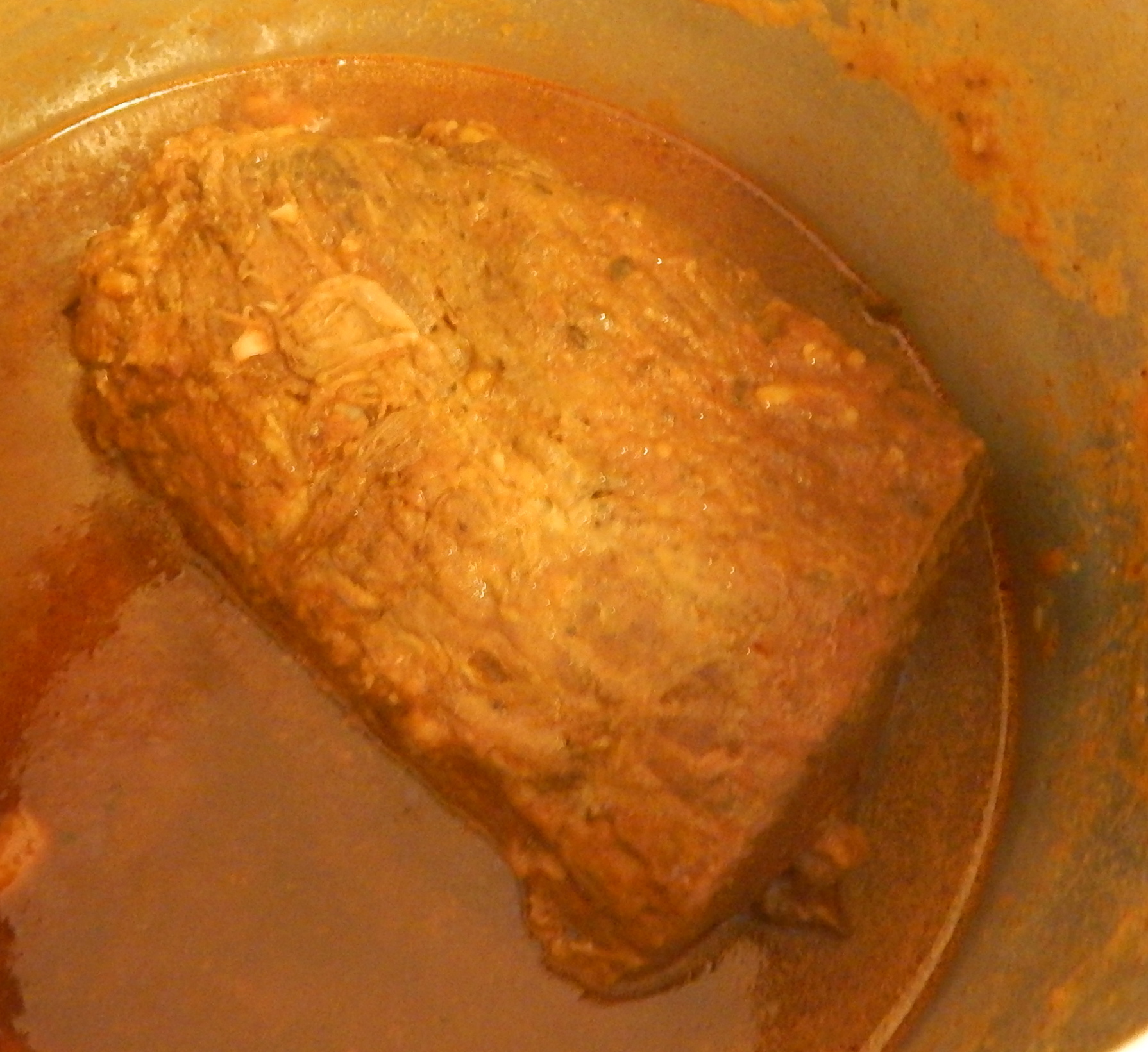 Carne dentro da panela