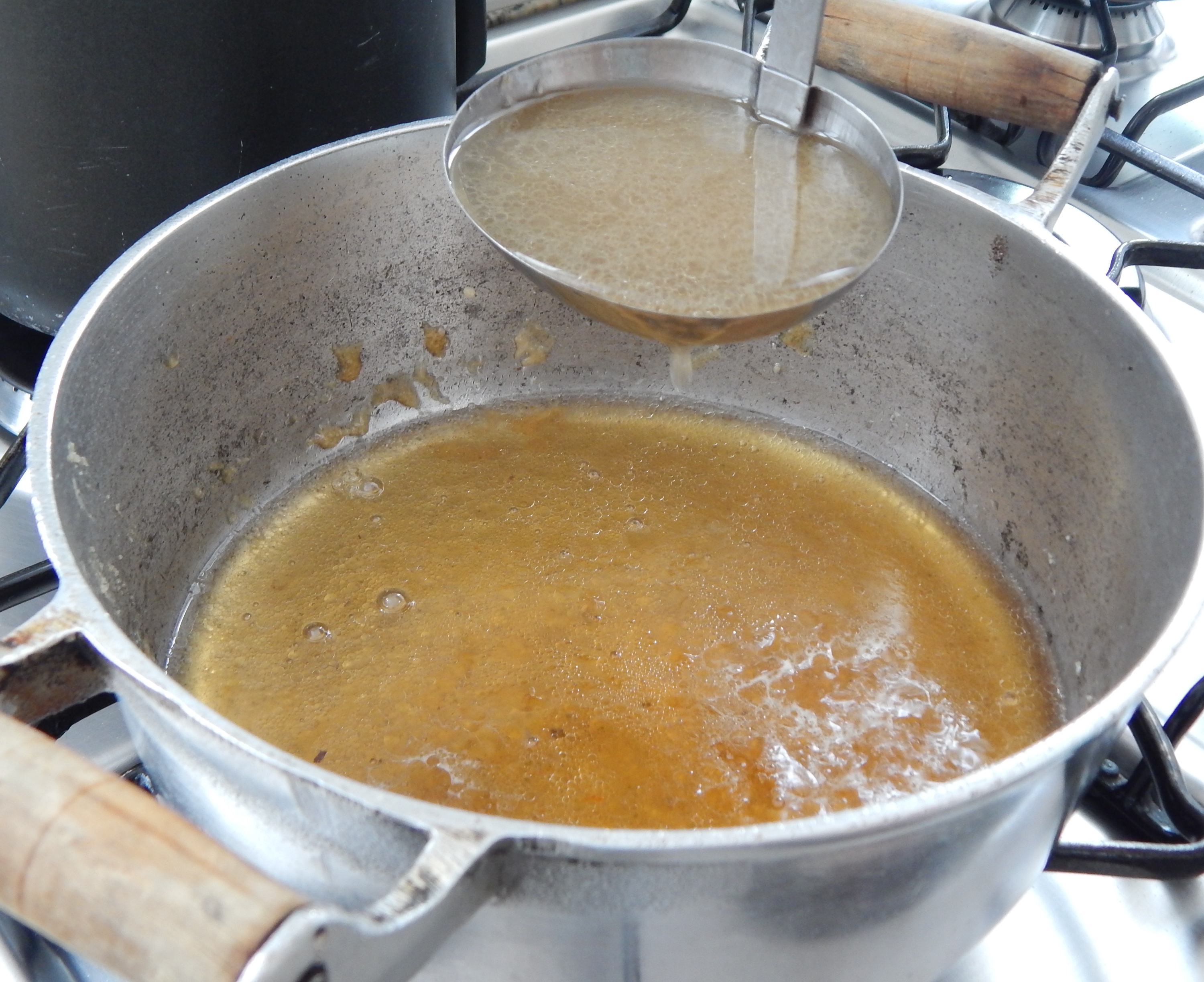 Junte o caldo do pato