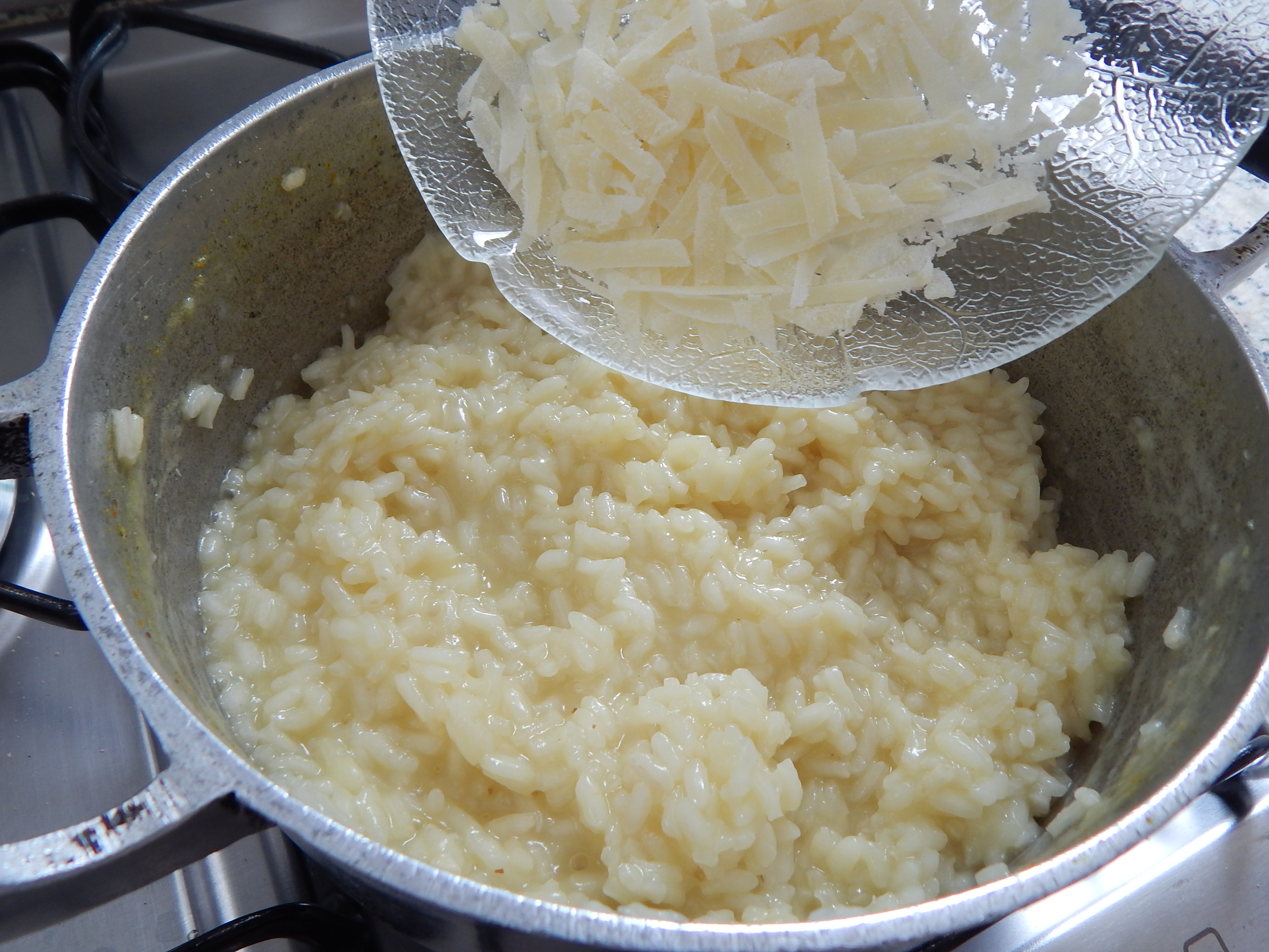 Junte o queijo pecorino ao final