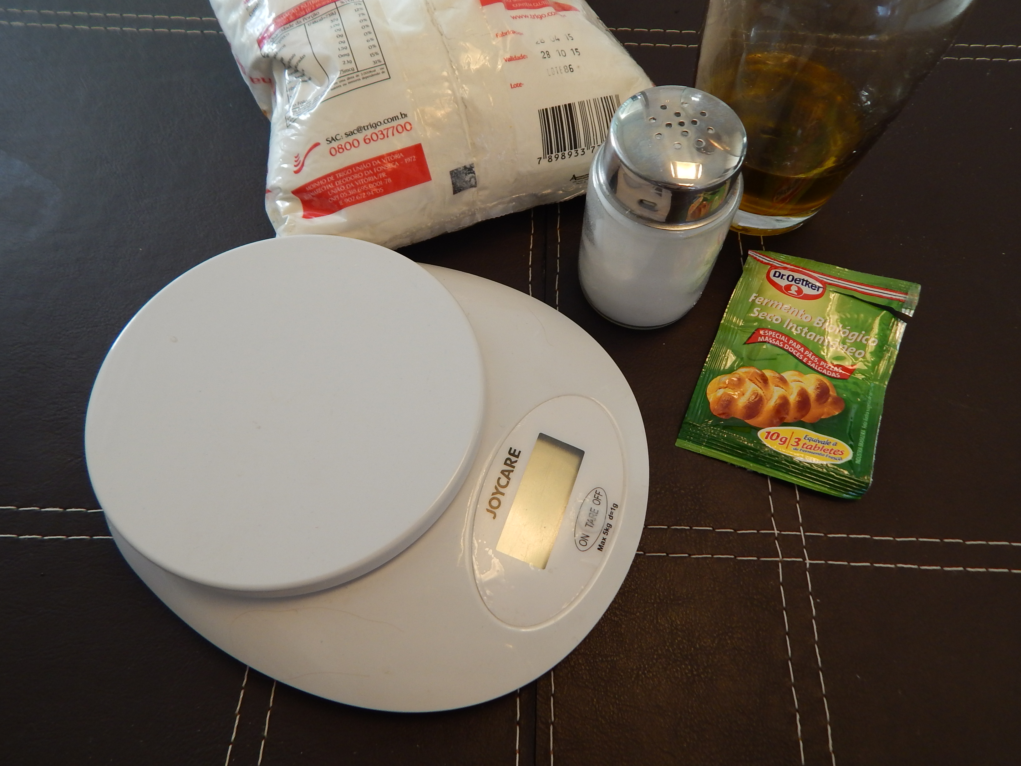 Balança e ingredientes