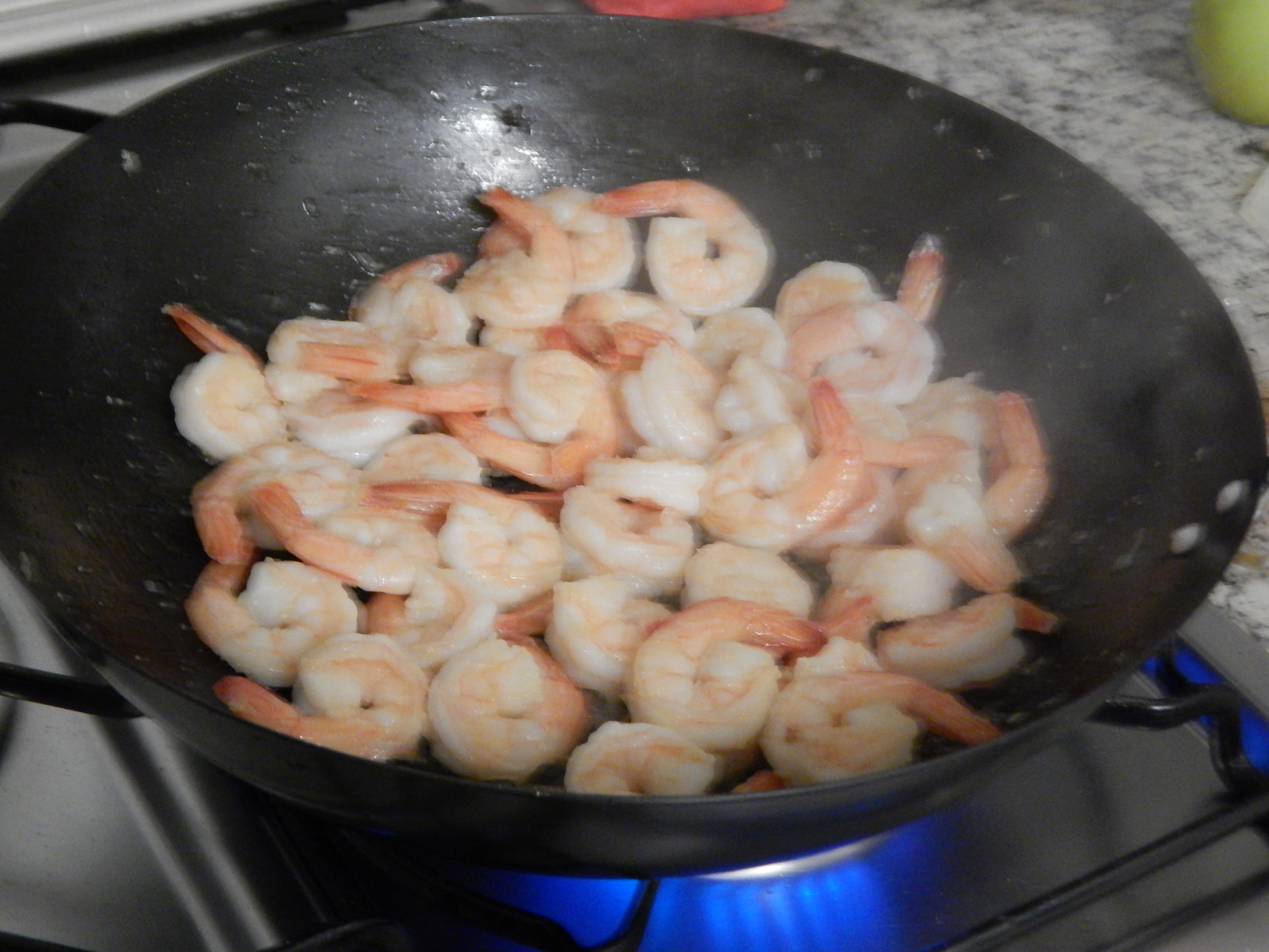 Frite o camarão sozinho