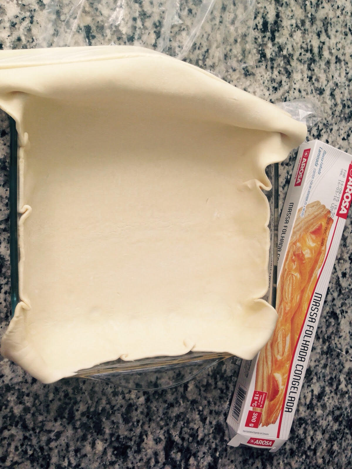 coloque a massa no refratário