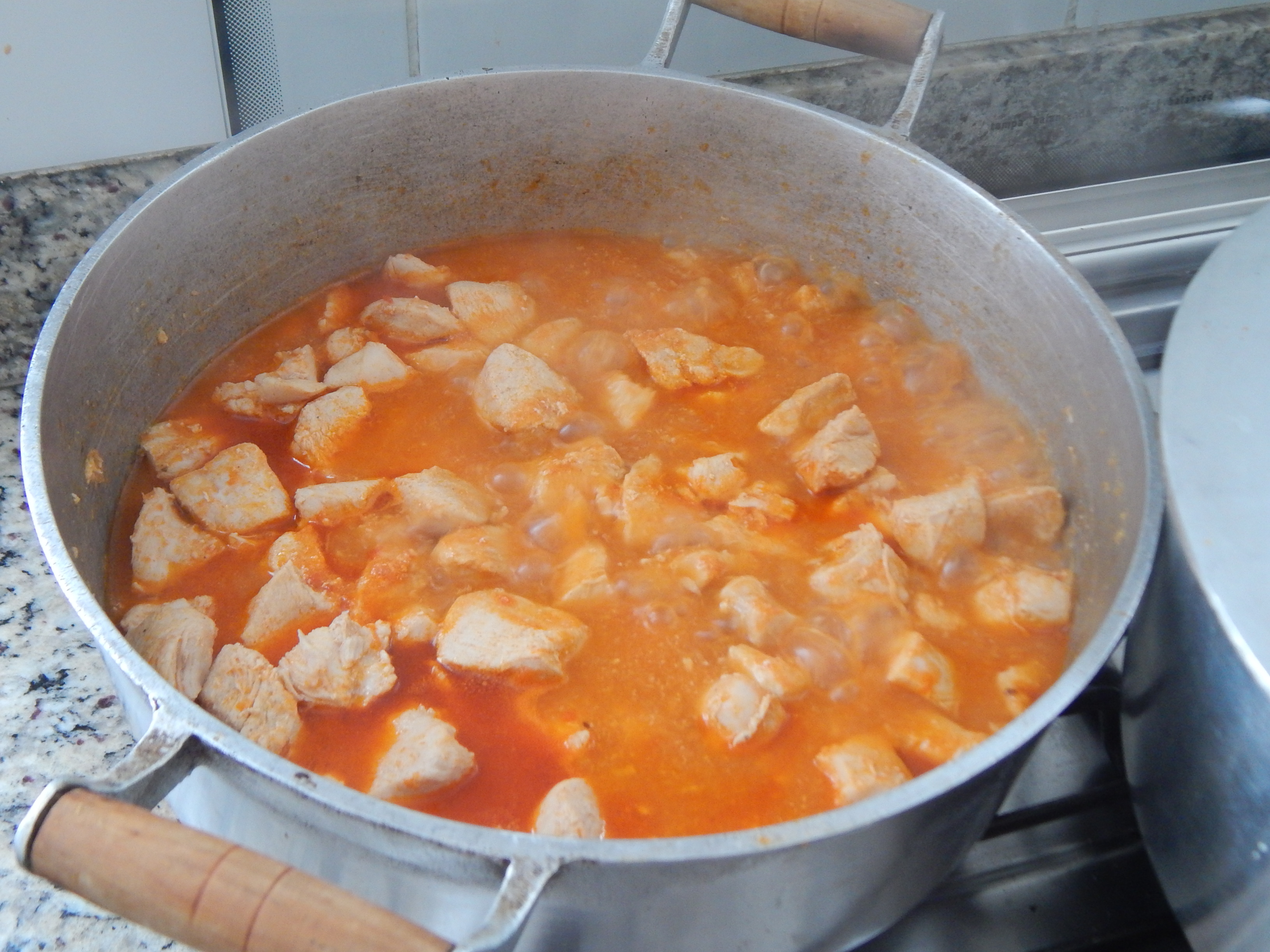 acrescente água quente até cozinhar