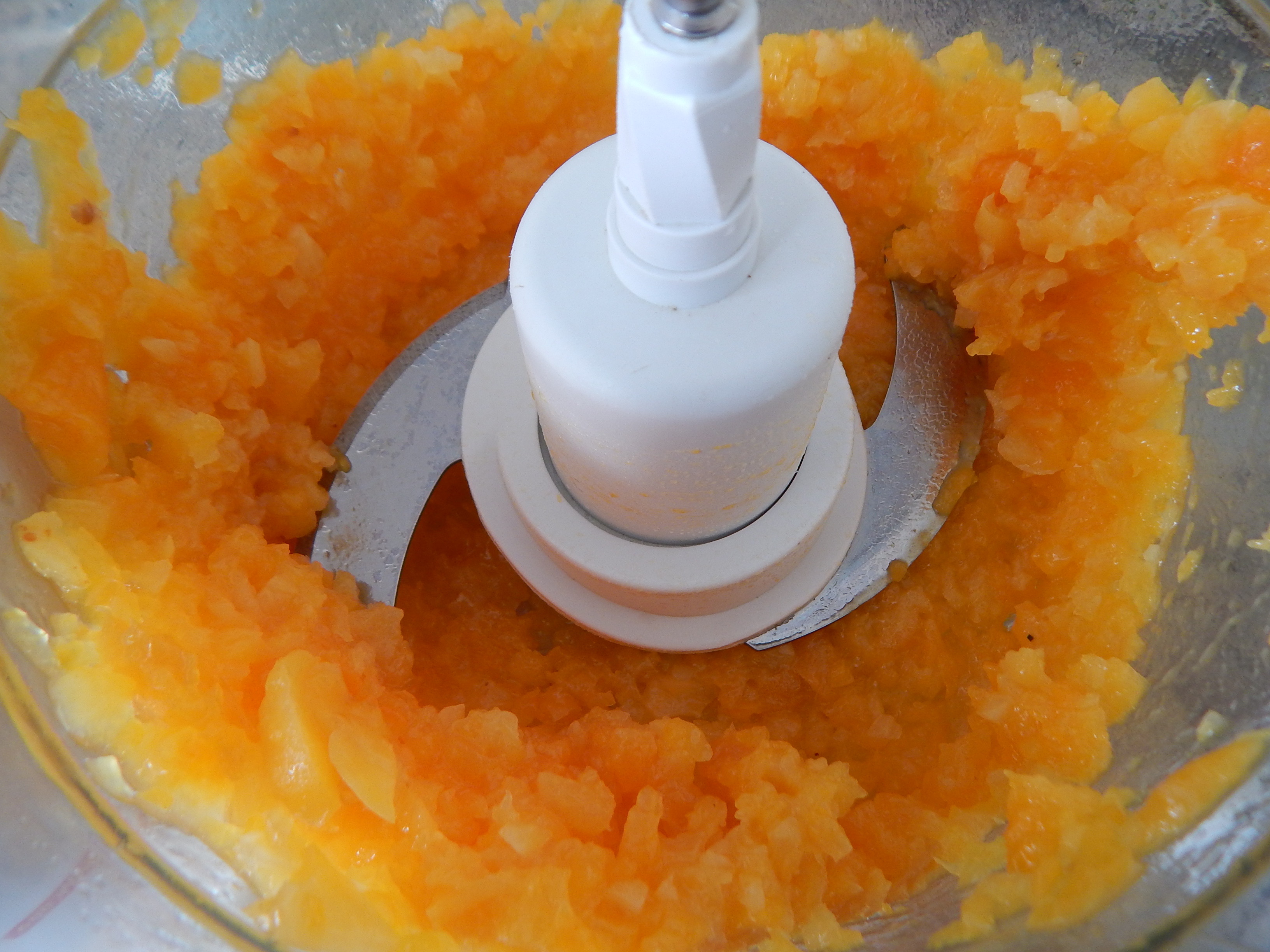 Damasco em pequenos pedaços