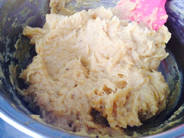 Misture com manteiga e açúcar