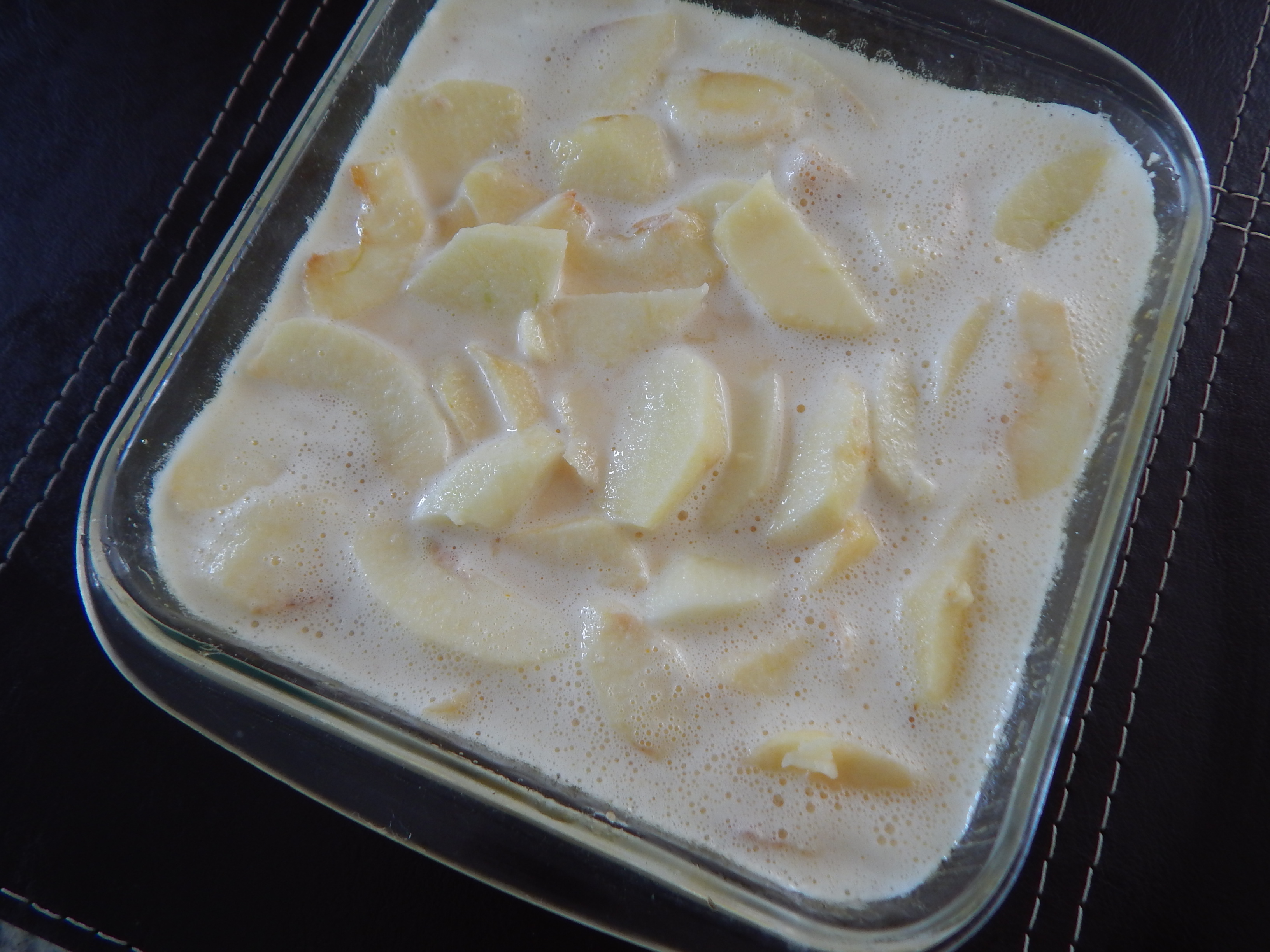 Maçãs dentro do creme