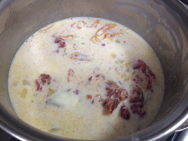 Misture creme de leite e tomate seco