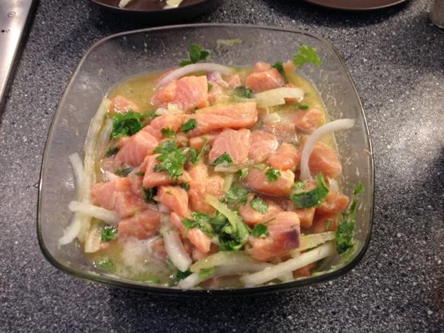 Junte e acrescente cebola e coentro