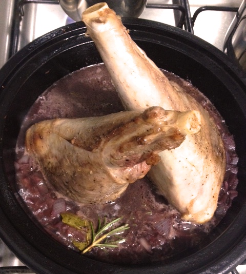 Faça o molho e junte a carne