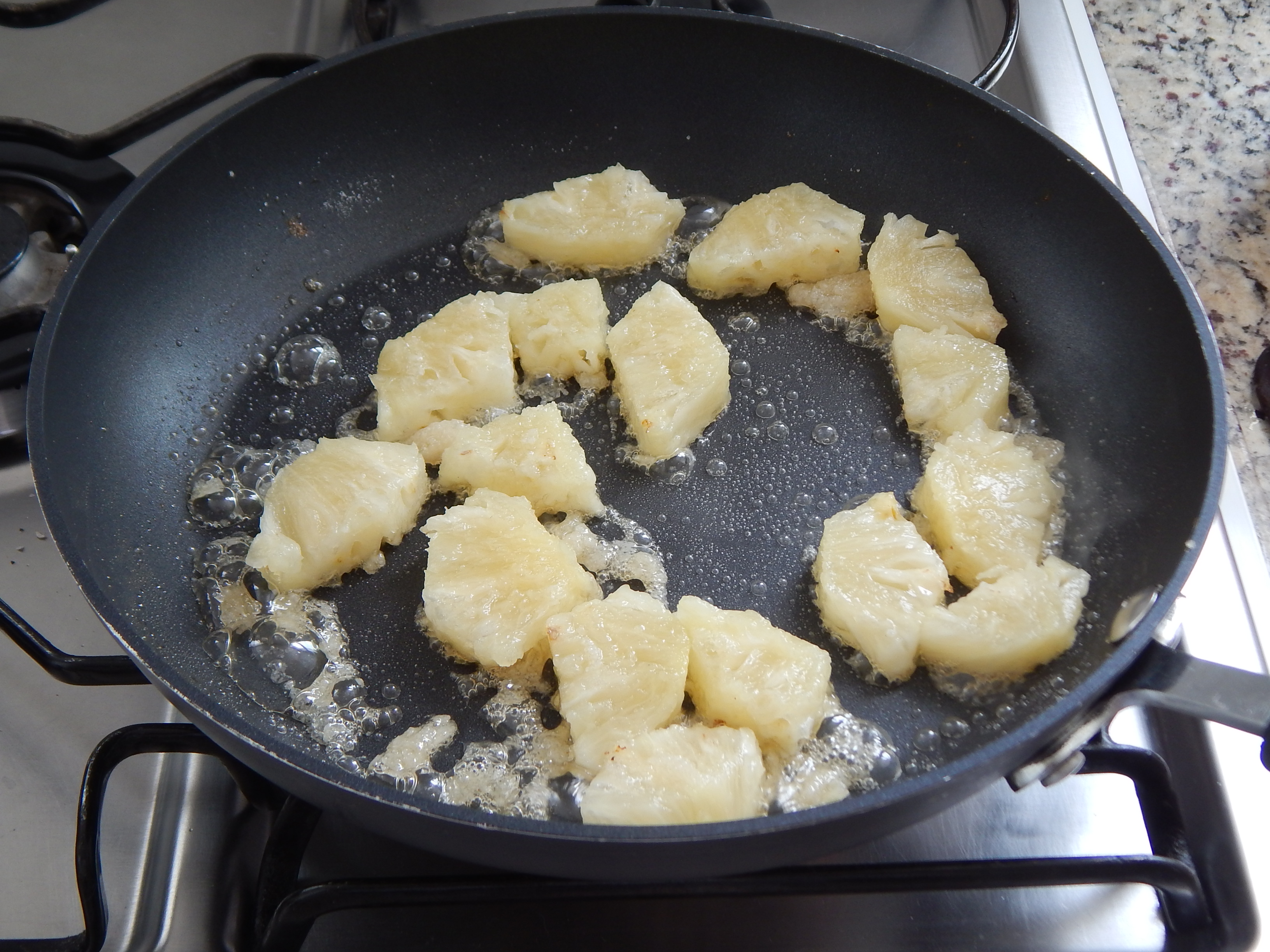 Passe o abacaxi no açúcar