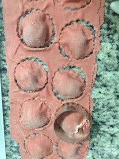 Fechando os raviólis