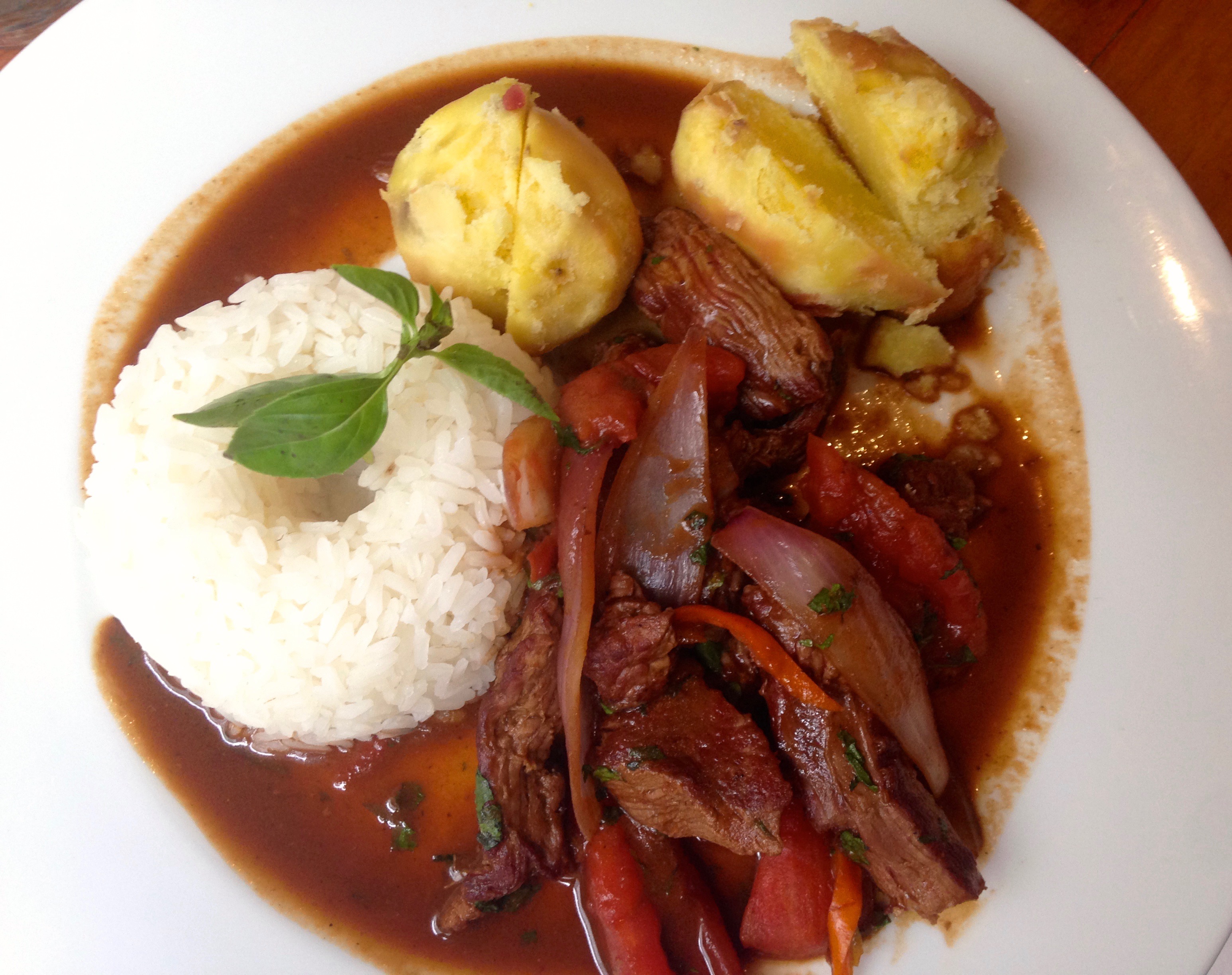 Lomo saltado